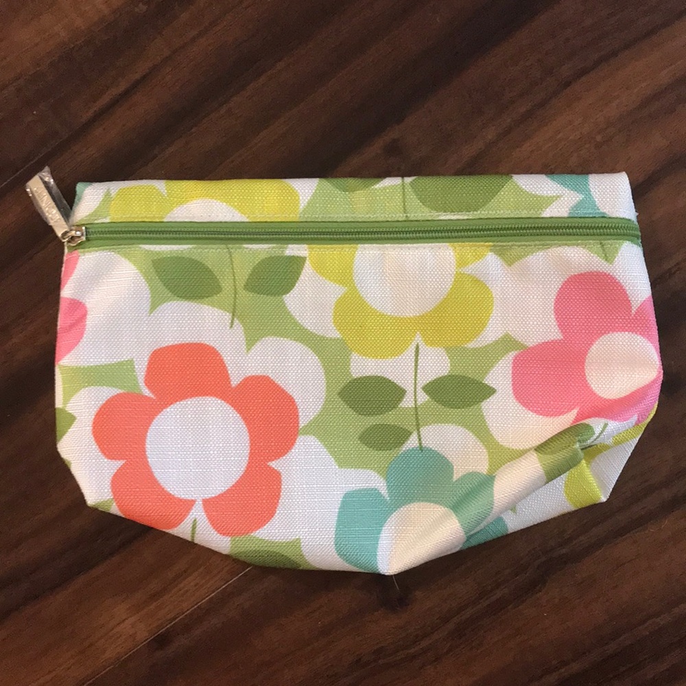 CLINIQUE zippered makeup / cosmetic bag, BRAND NEW!